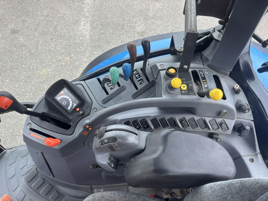 NEW HOLLAND TS115A