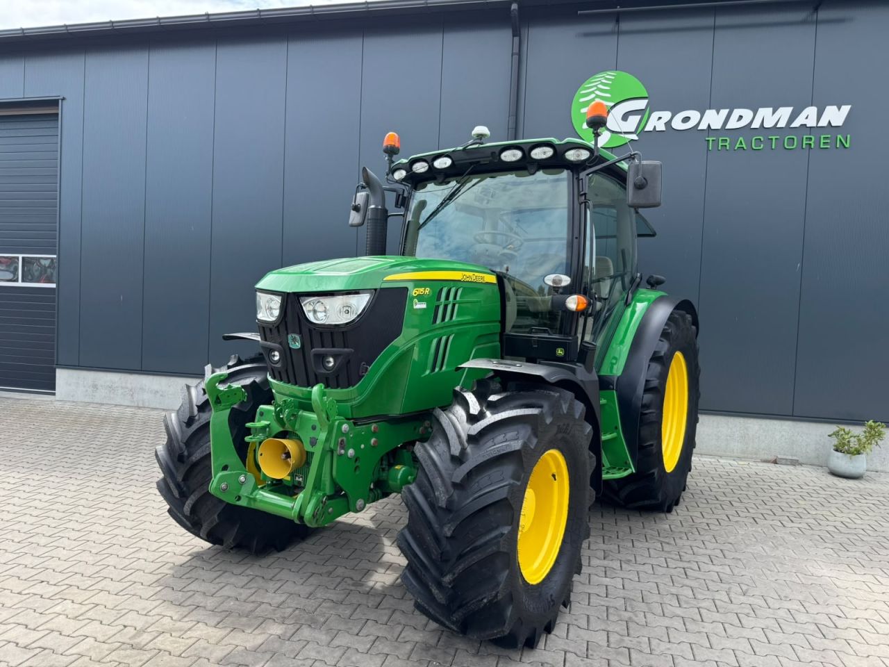 John Deere 6115R AQ