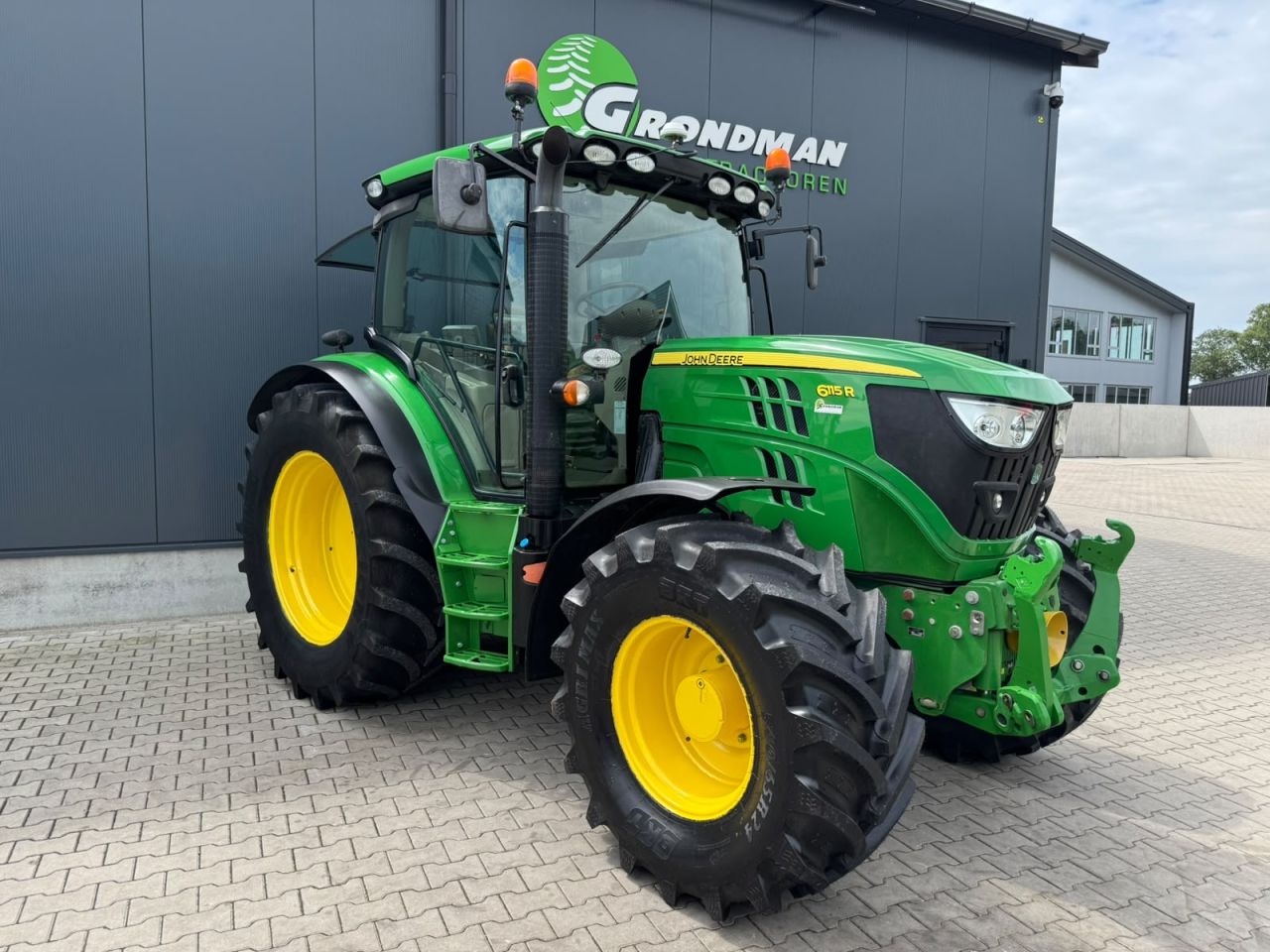 John Deere 6115R AQ