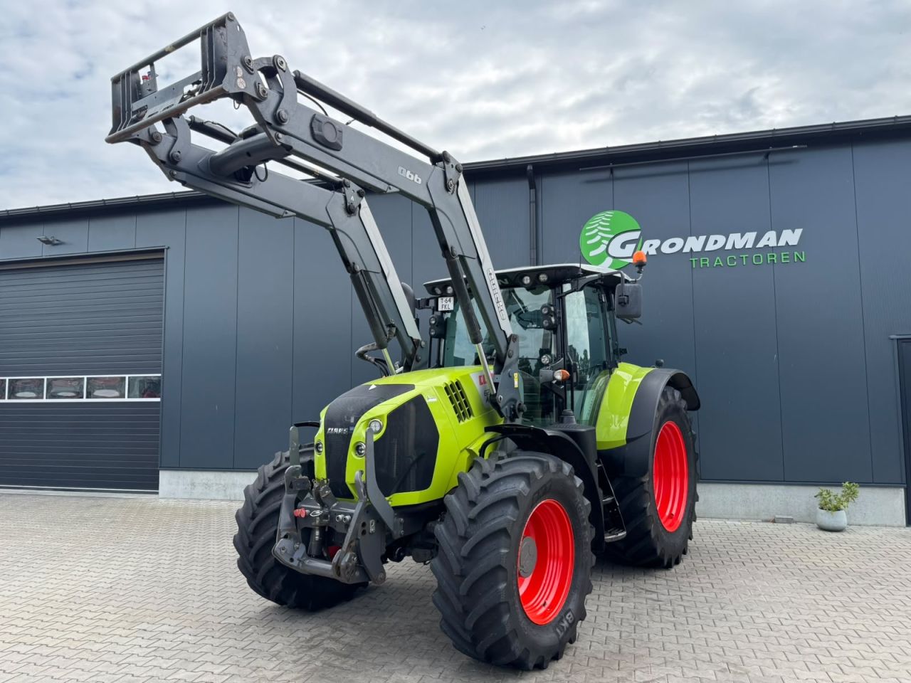 Claas Arion 620