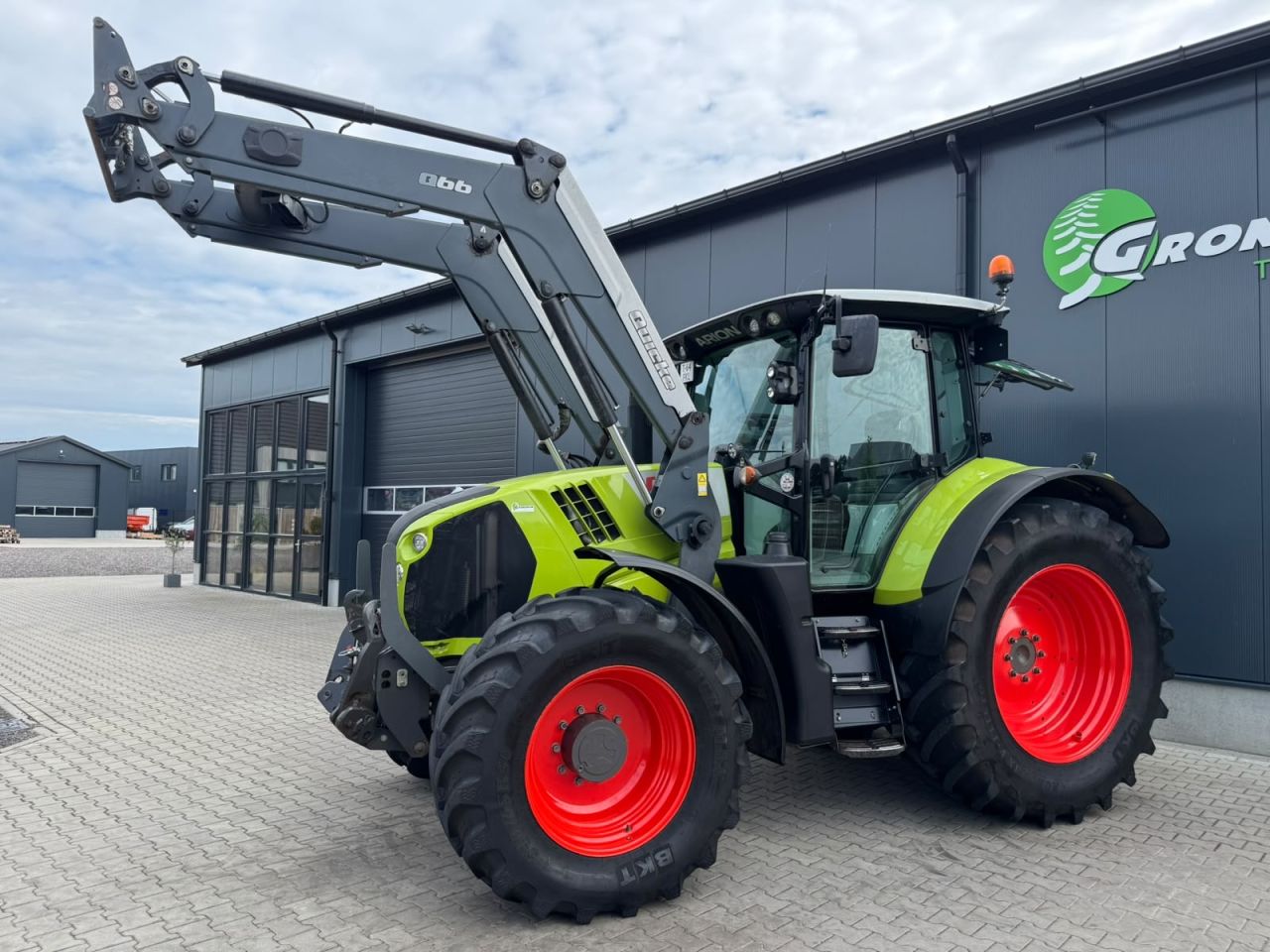 Claas Arion 620