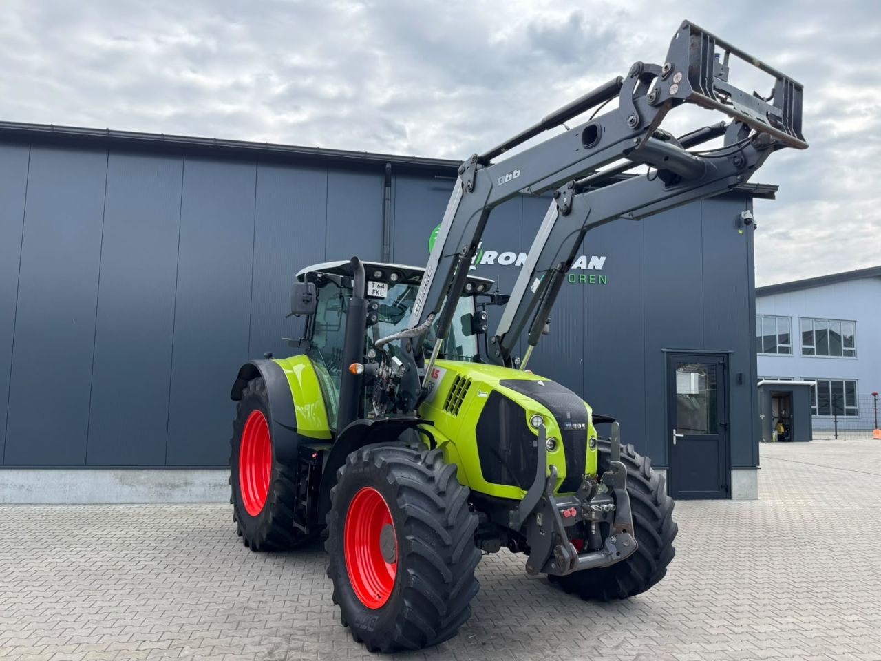 Claas Arion 620