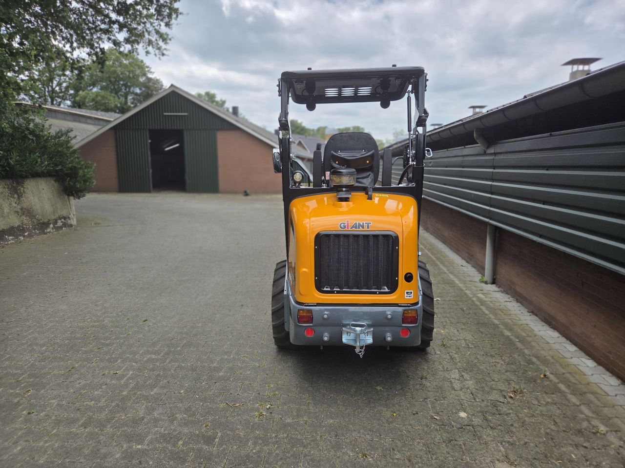 Giant G2500HD met palletvork Euro aansluiting