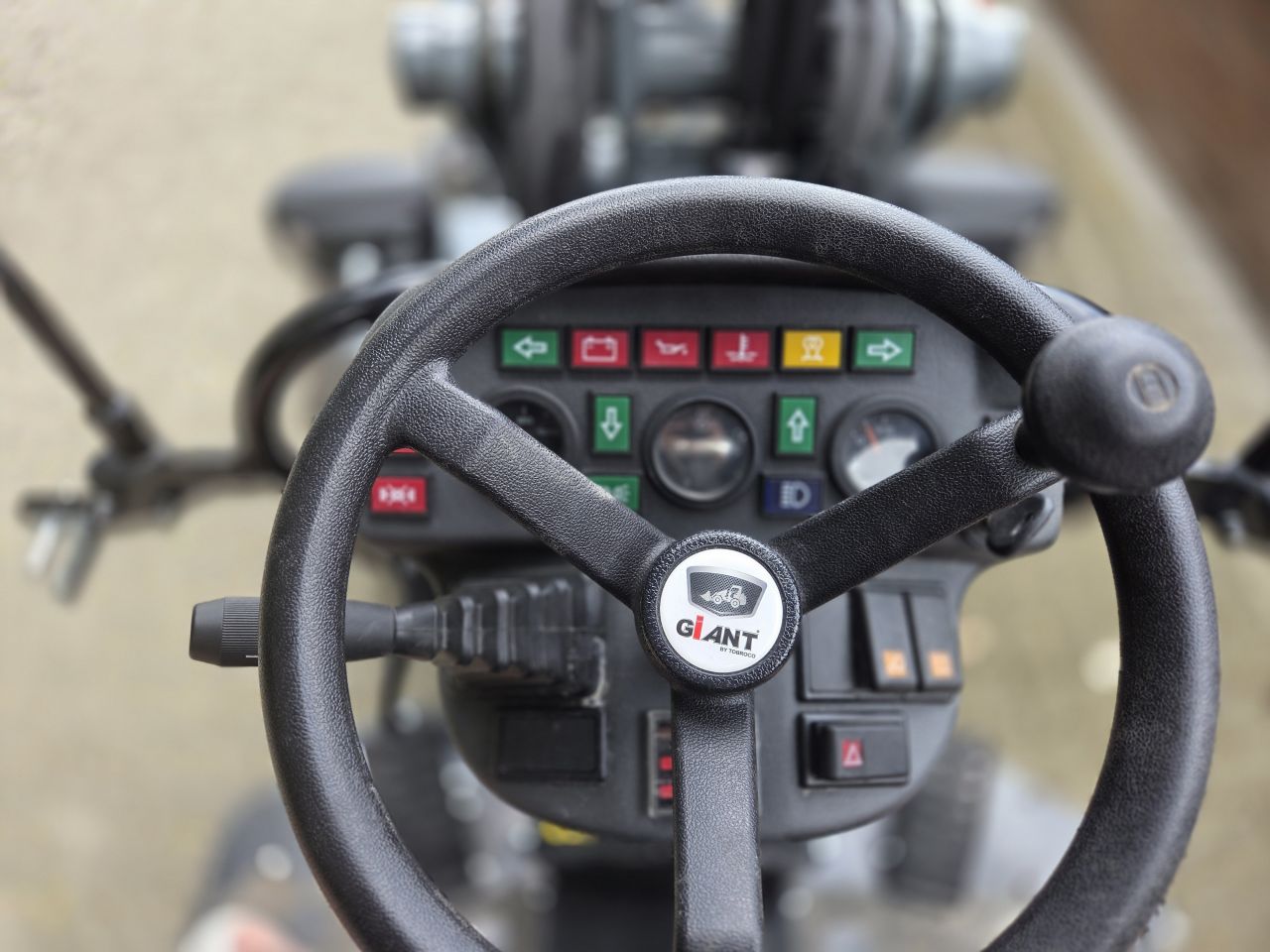 Giant G2500HD met palletvork Euro aansluiting