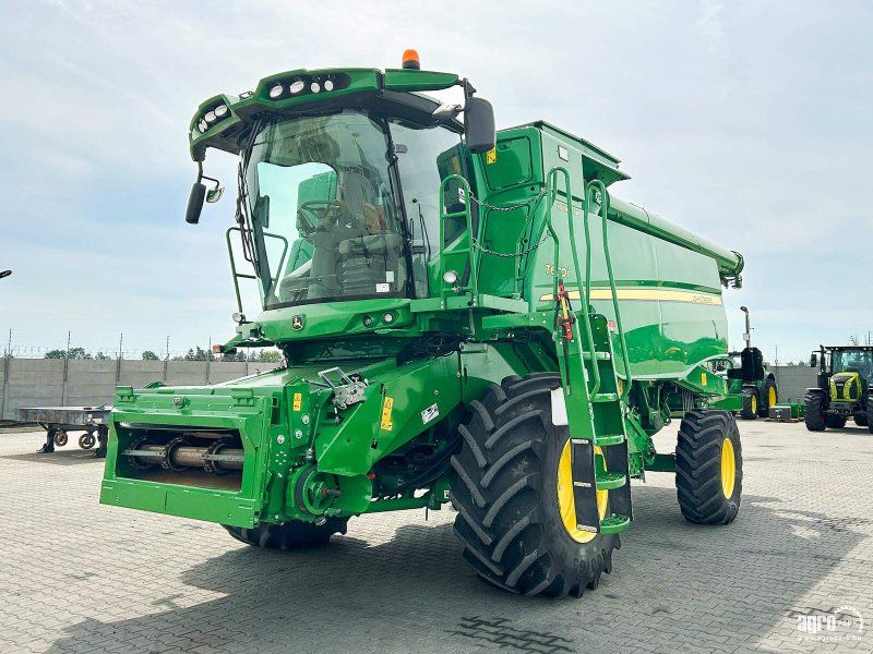 John Deere T670i Hillmaster 6 straw walker, 9.15 m 630X Vario header, heade