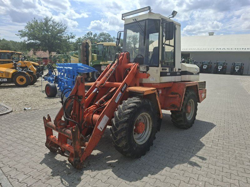 Schaeff 841