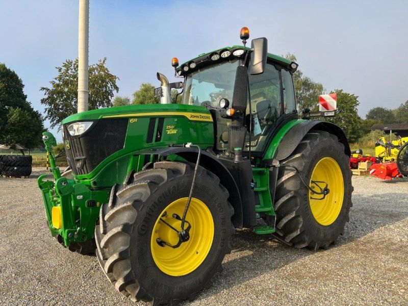 John Deere 6R250