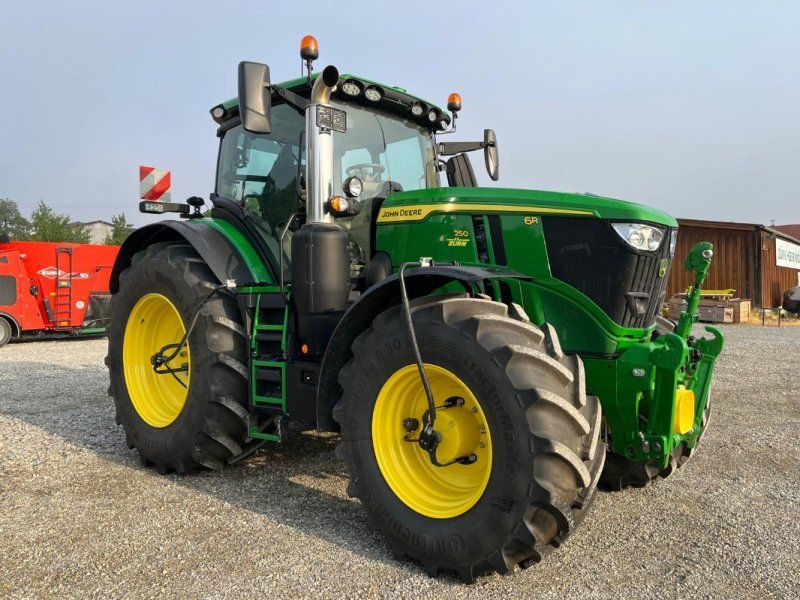 John Deere 6R250
