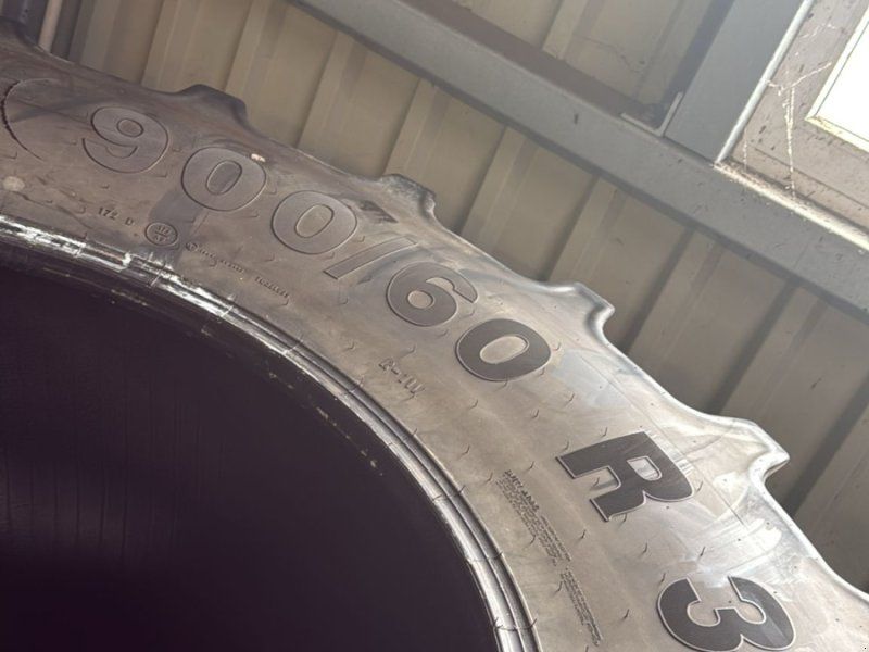 Fendt Decken 710/60R30 TB u. 900/60R