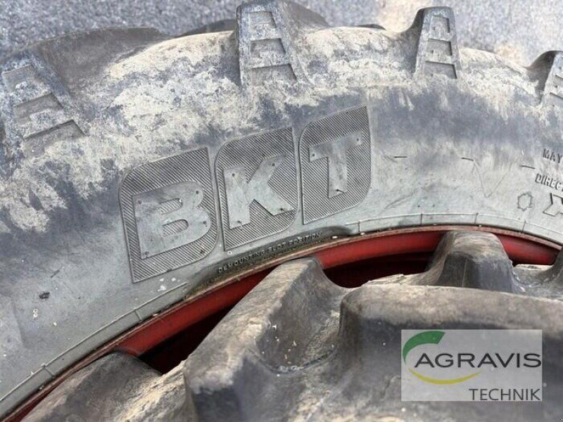 PFLEGEBEREIFUNG 280/85 R28 + 270/95 R44