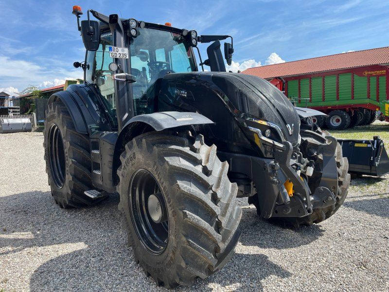 Valtra T235 D