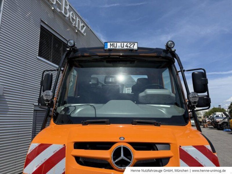 Mercedes-Benz U 427
