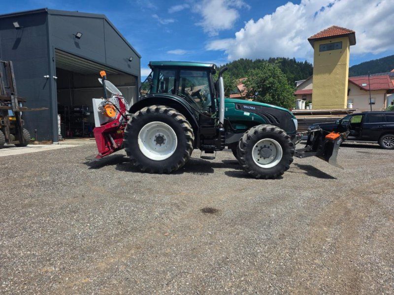 Valtra T153