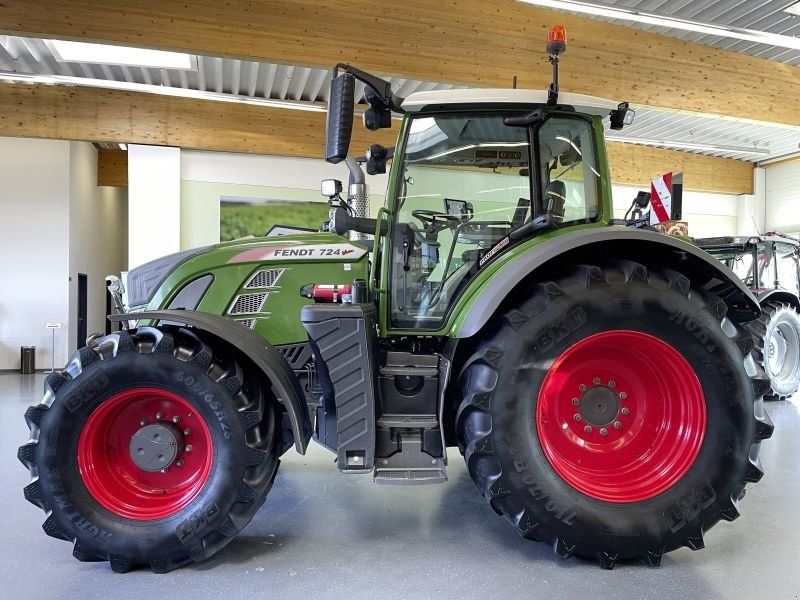 Fendt 724 VARIO S4 PROFI PLUS