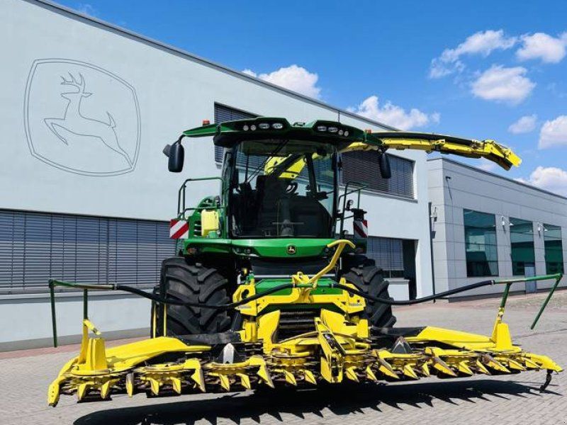 John Deere 8300