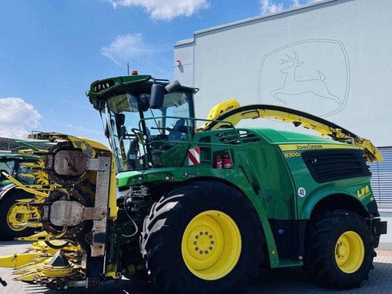 John Deere 8300