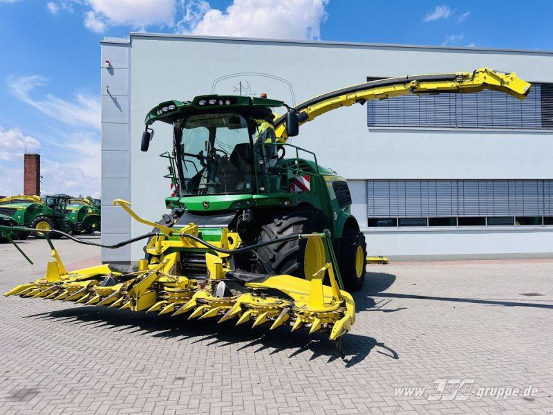 John Deere 8300