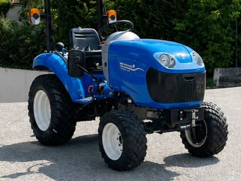 New Holland Boomer 25