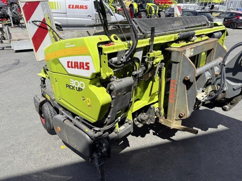 Claas PICK UP 300 PROFI CONTOUR