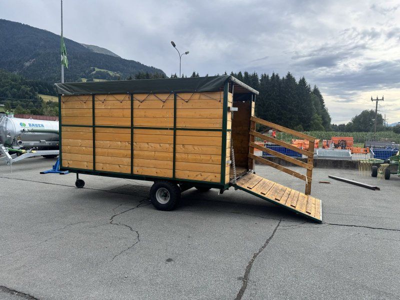 Eigenbau Viehanhänger mit Holzaufbau