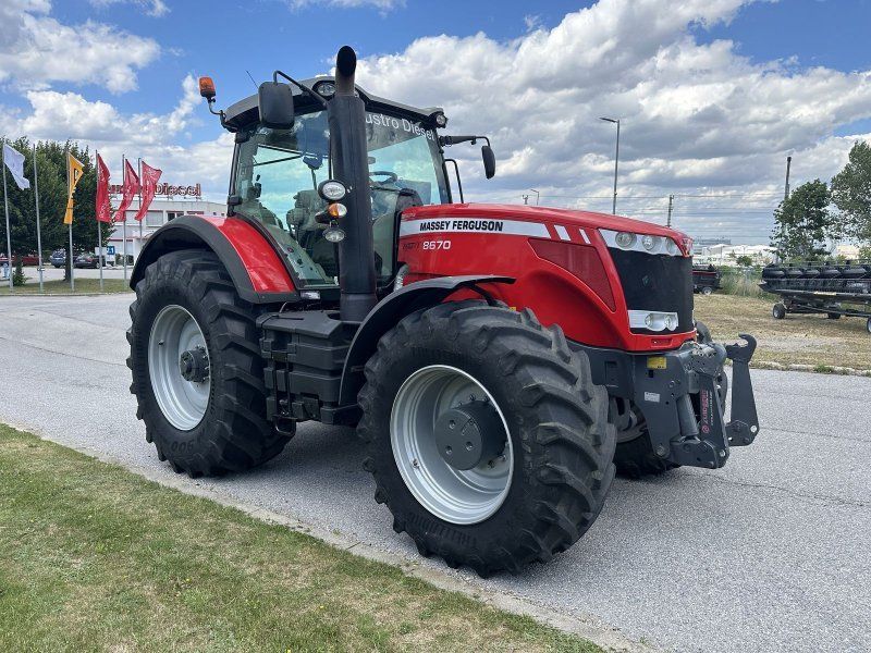 Massey Ferguson 8670