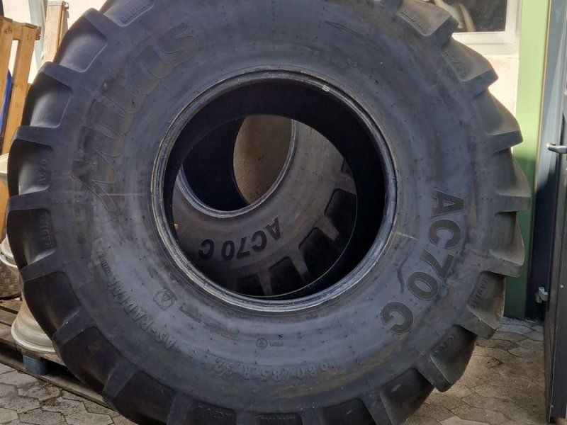 Mitas 680/85R32 AC70
