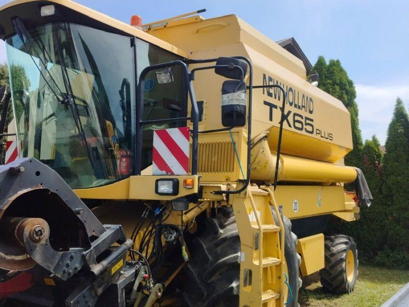 New Holland TX 65 Plus