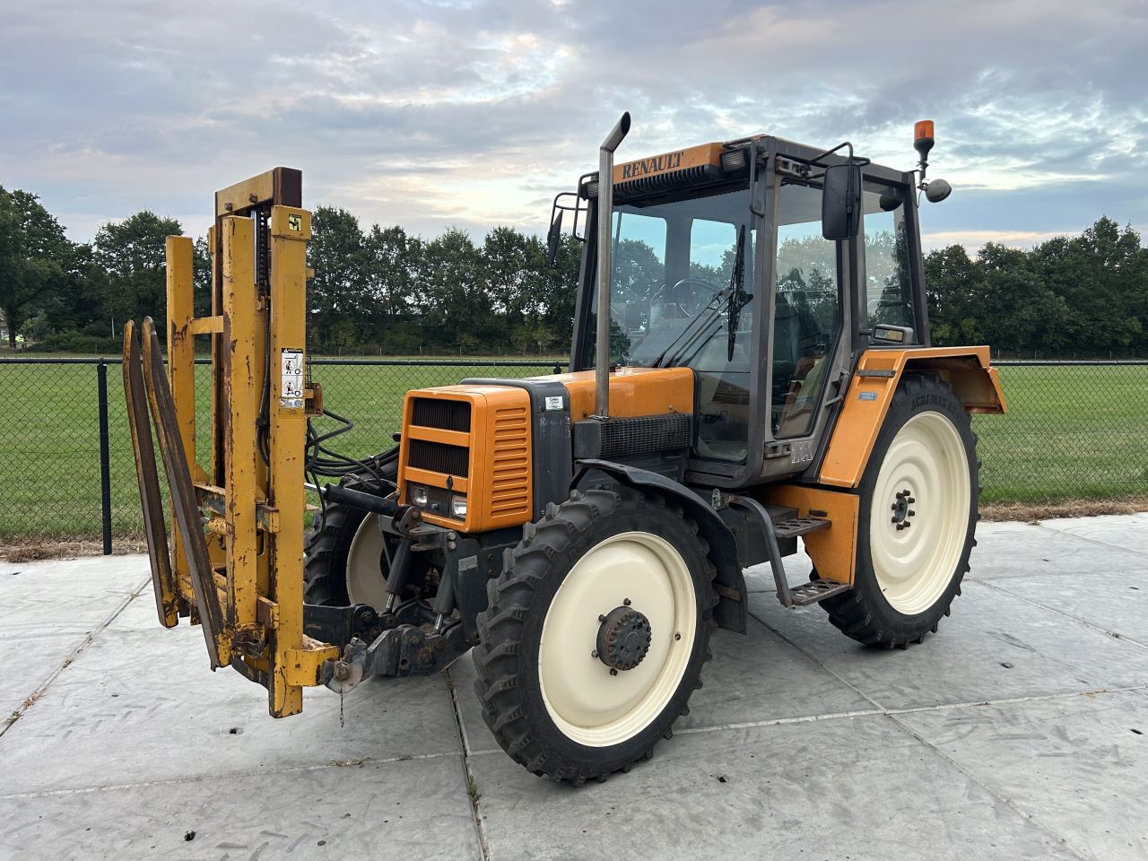 Nette Renault tx80-12