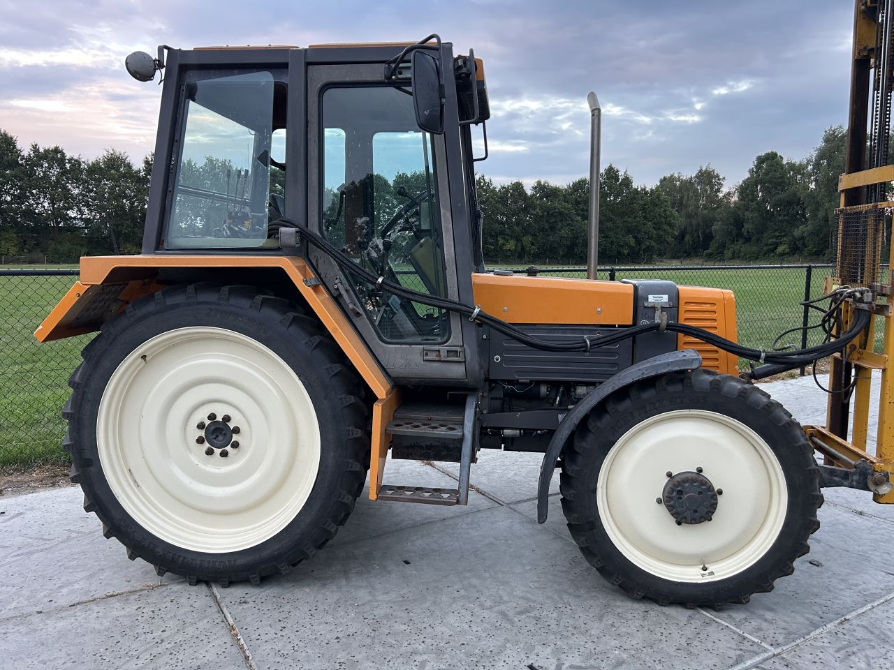 Nette Renault tx80-12