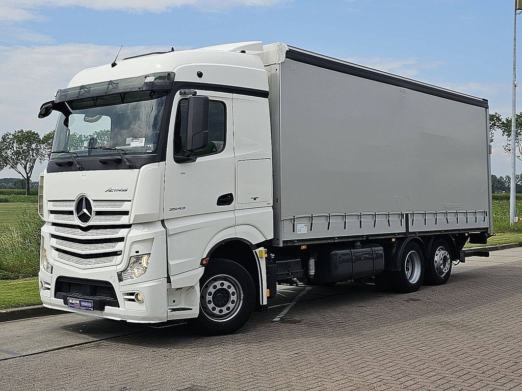 MERCEDES-BENZ ACTROS 2543 6x2 2.5 t lift