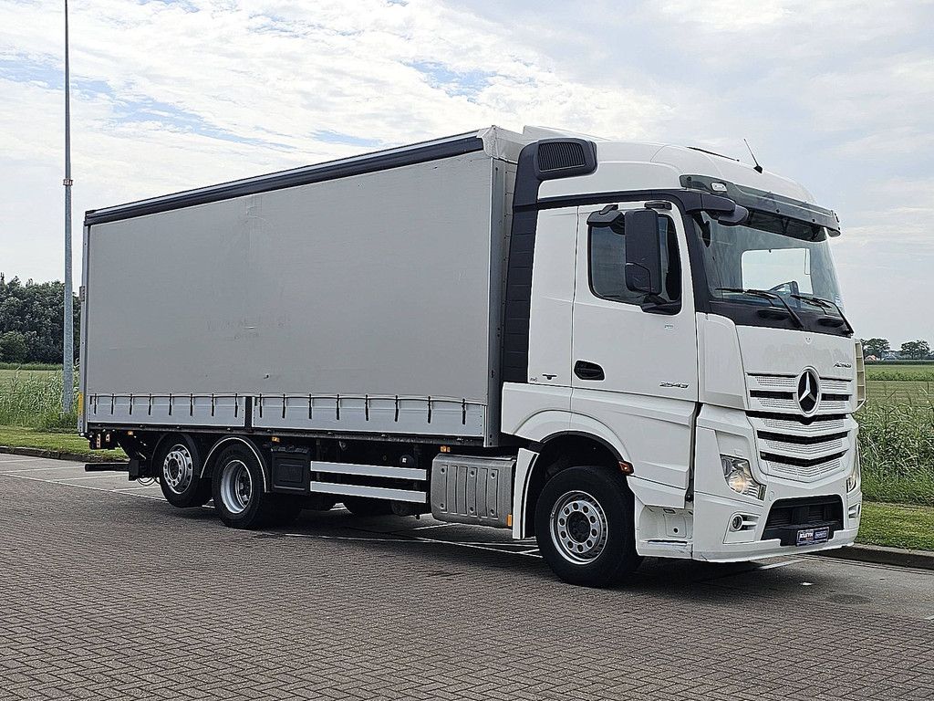 MERCEDES-BENZ ACTROS 2543 6x2 2.5 t lift