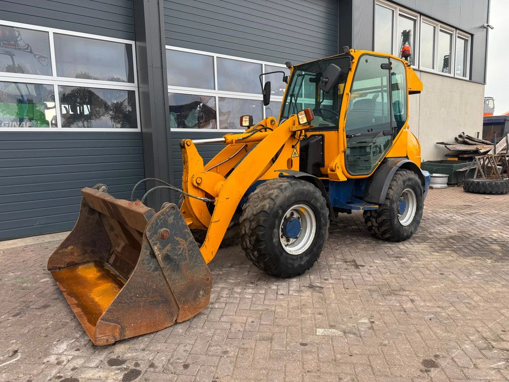 Komatsu WA70-5
