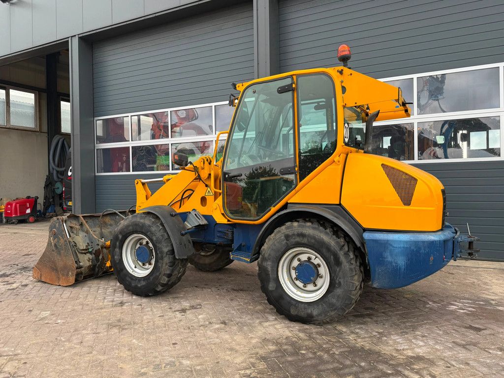 Komatsu WA70-5