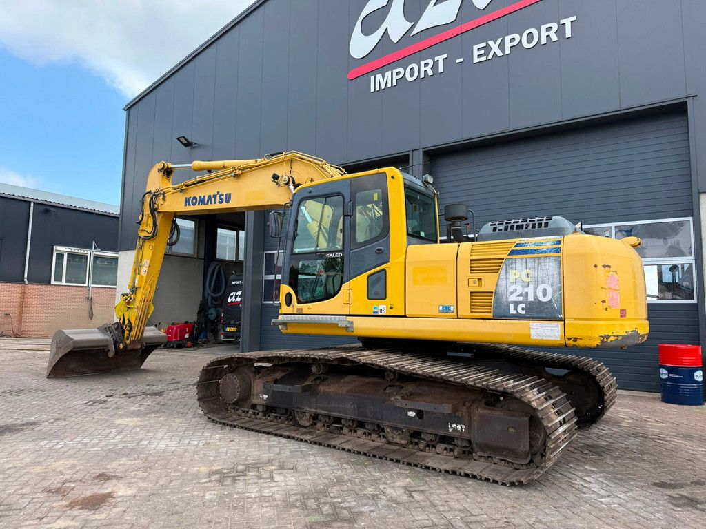 Komatsu PC210LC-8