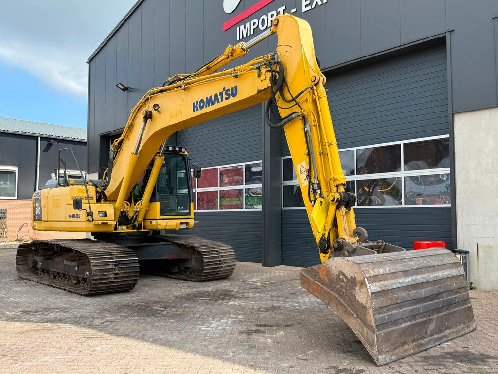 Komatsu PC210LC-8