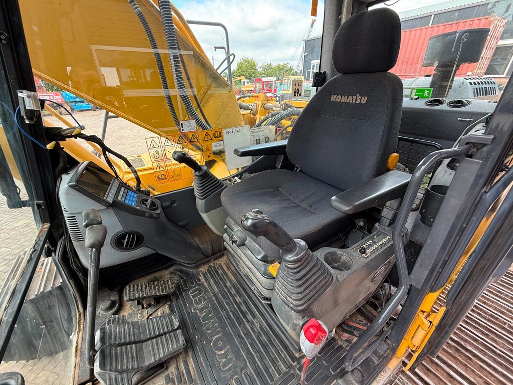 Komatsu PC210LC-8