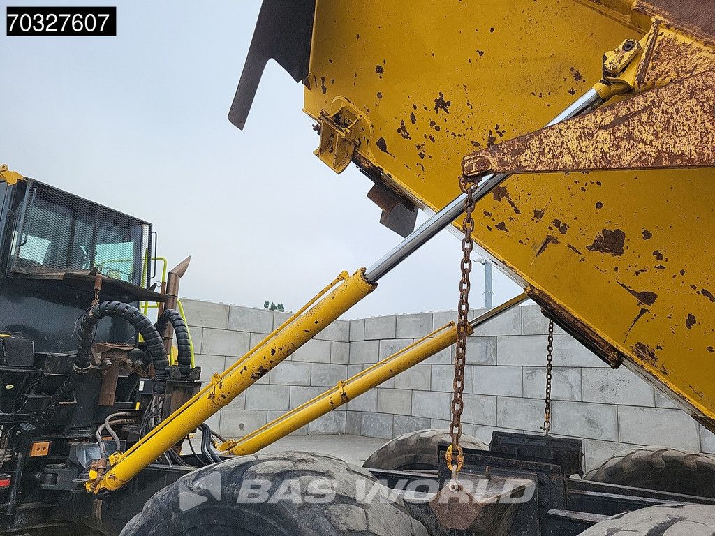 Komatsu HM300-3