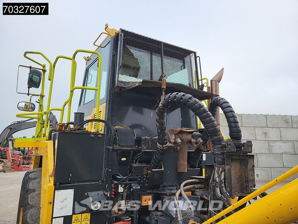 Komatsu HM300-3