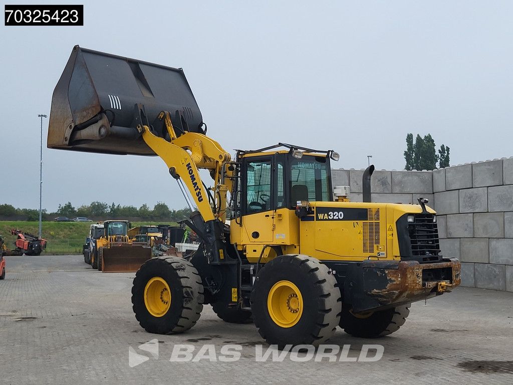 KOMATSU WA320-6