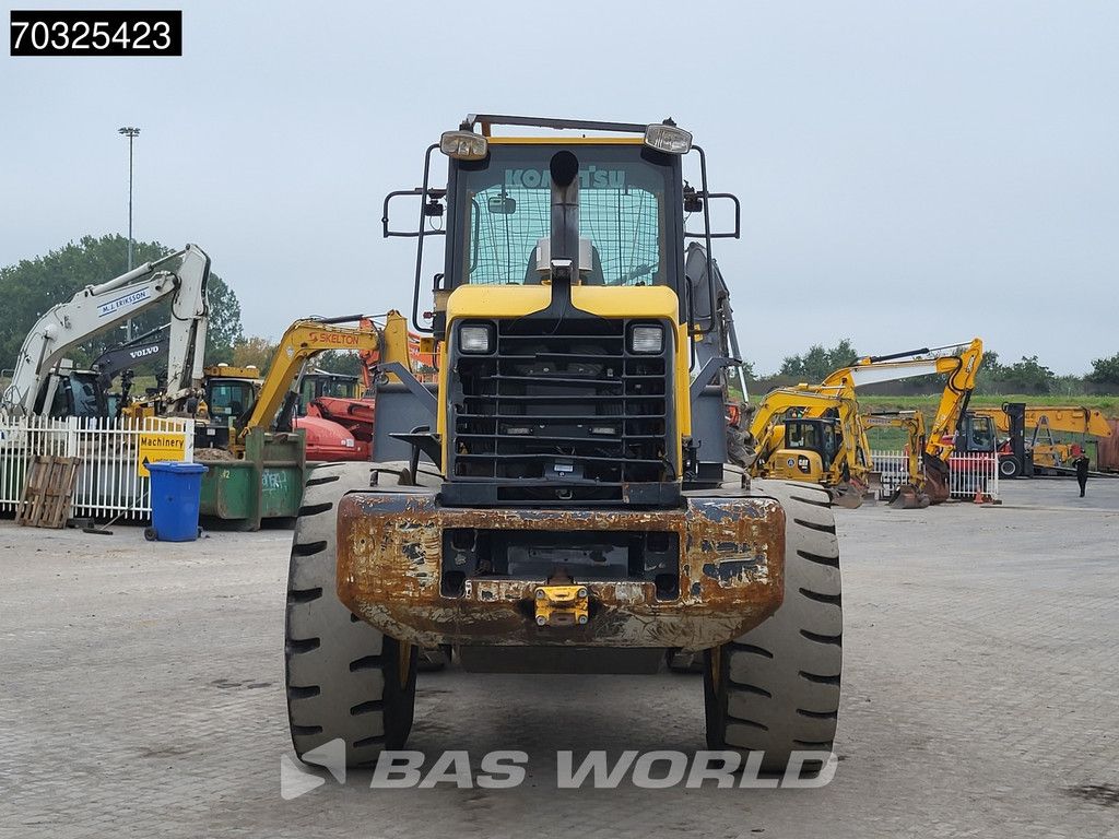 KOMATSU WA320-6