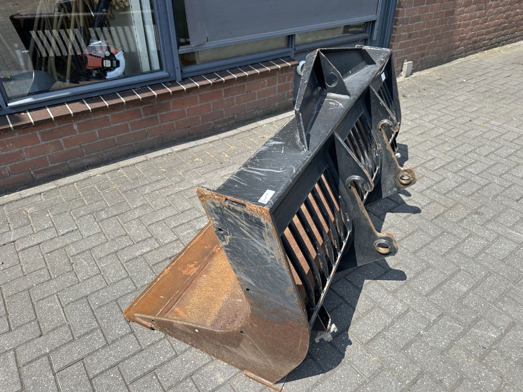 Giant Puinbak 2200