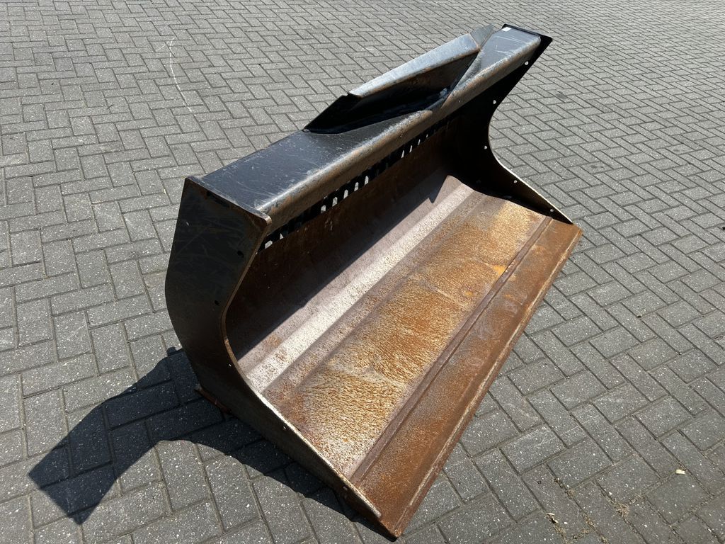 Giant Puinbak 2200