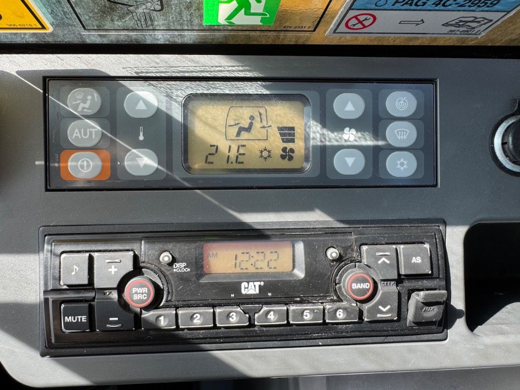 CAT 6015B