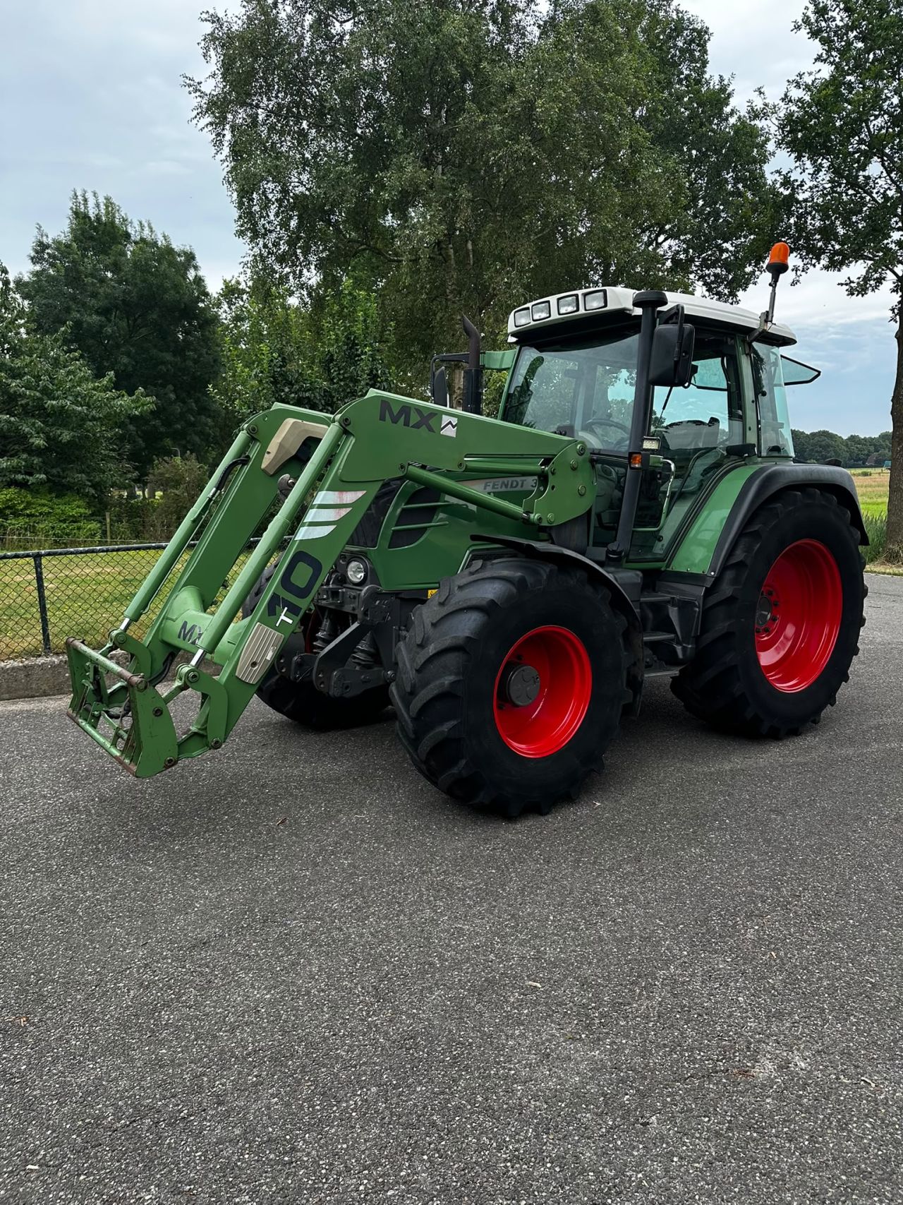 Fendt 312 Vario TMS met voorlader
