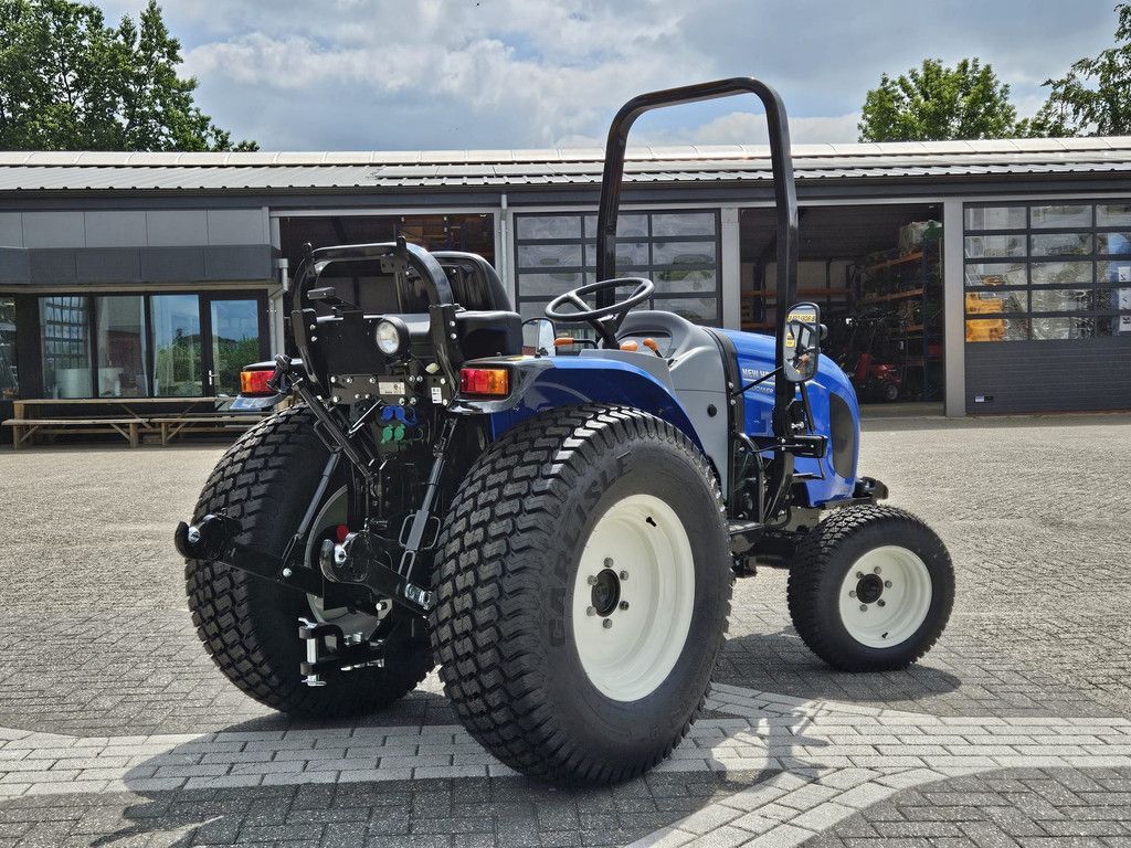 New Holland Boomer 40