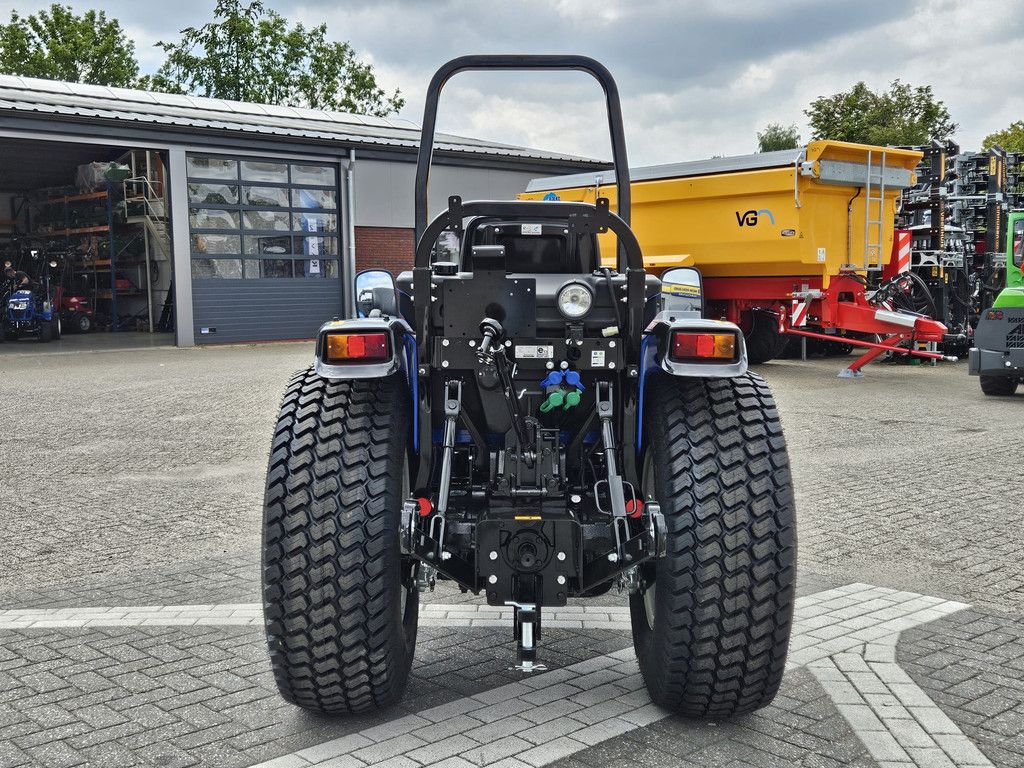 New Holland Boomer 40