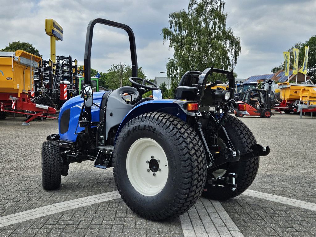 New Holland Boomer 40