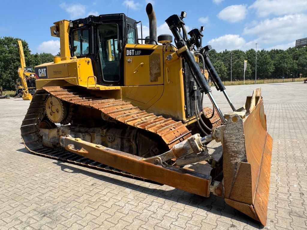 CAT D6T LGP