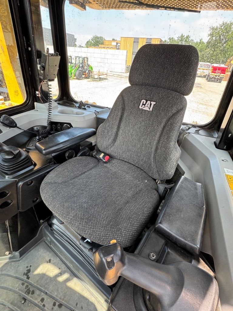 CAT D6T LGP