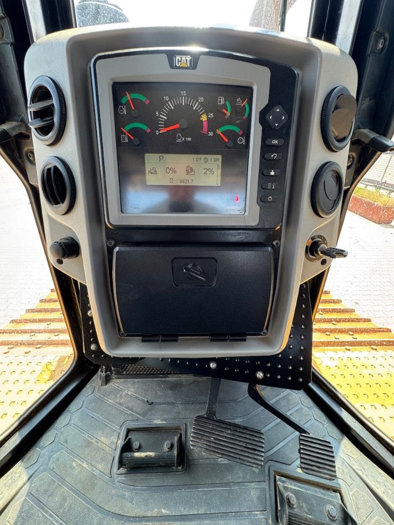 CAT D6T LGP